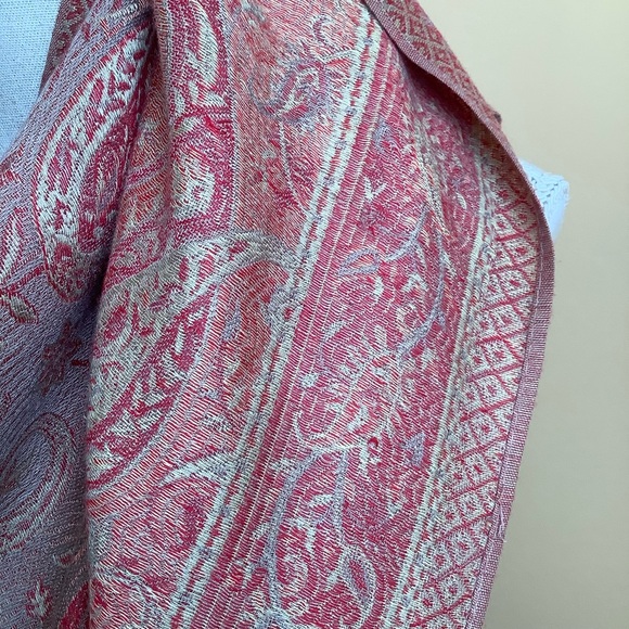 PASHMINA Taupe/Red Paisley Shawl with Fringe - Picture 5 of 11